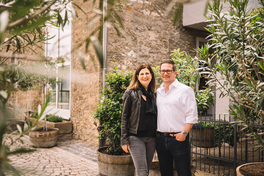 Willkommen auf dem Petershof! Johanna und Steve von Weingut Petershof